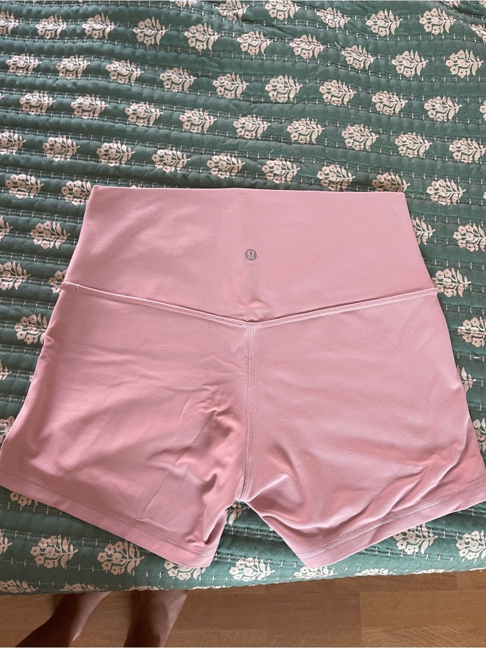 lululemon align short 4” size 10, pink haze